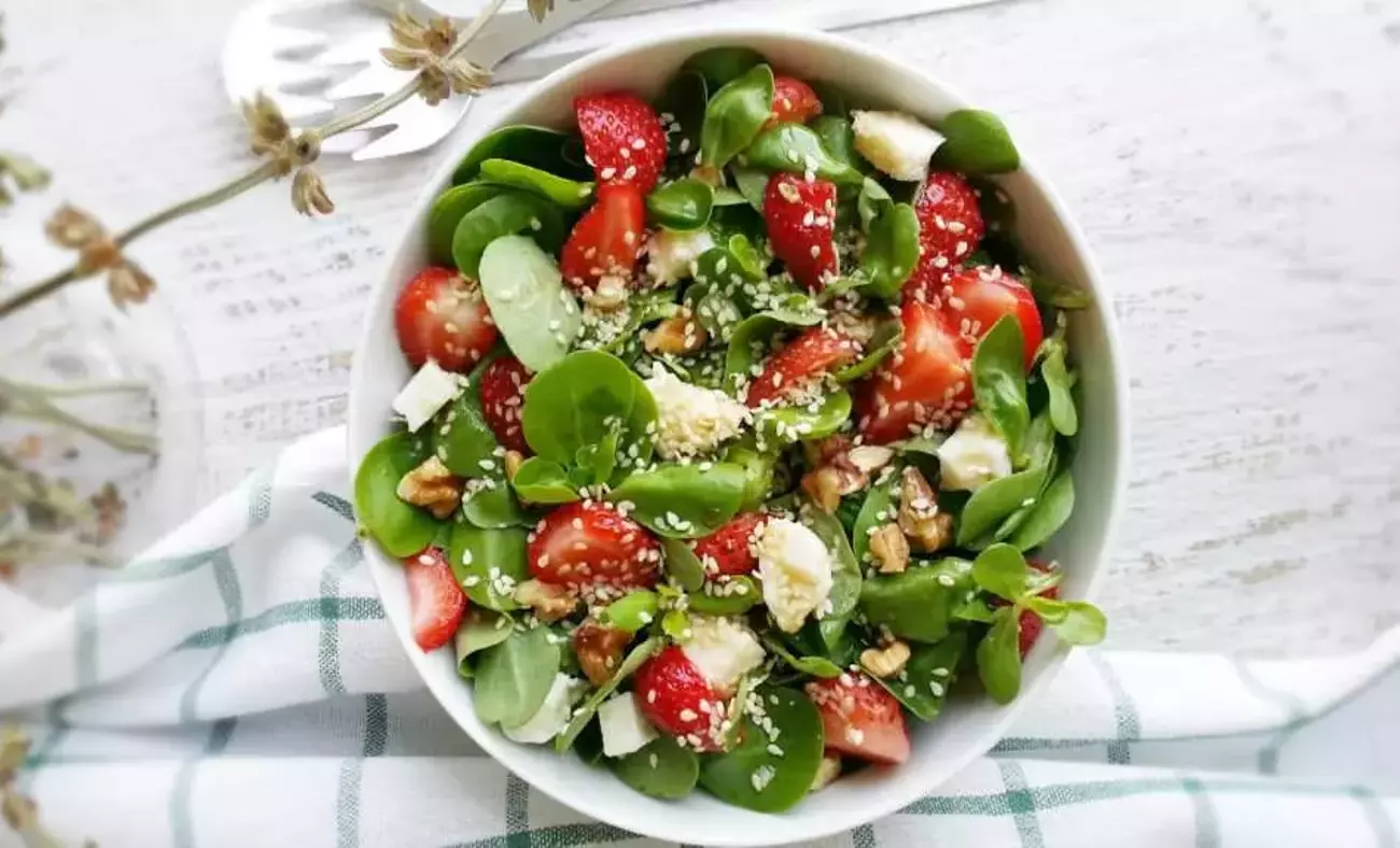 semizotu salatasi nasil yapilir en kolay semizotu salatasi tarifi 1622456520 5935.jpg