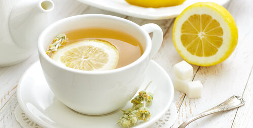 Çaya Limon Atılır Mı? limon cay e1768818449153